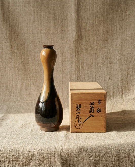 Takatori Ware Slender Vase by Hekizan Onimaru