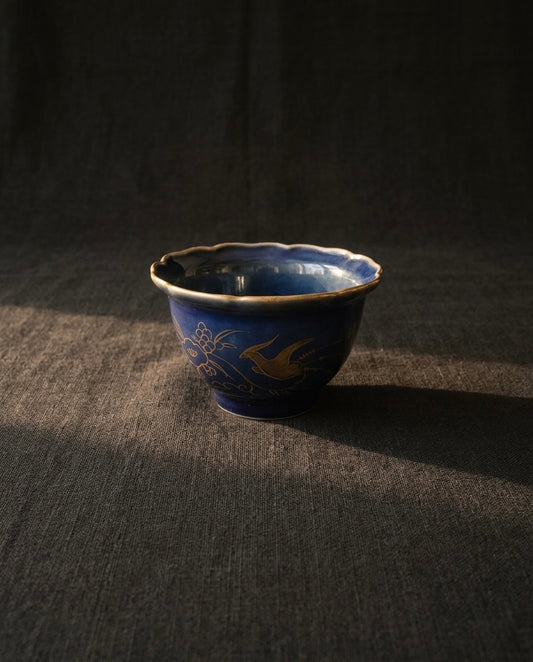 The Samurai's Lapis: 200-Year-Old Ko-Imari Bowl with Golden Peacock (Late Edo Period)