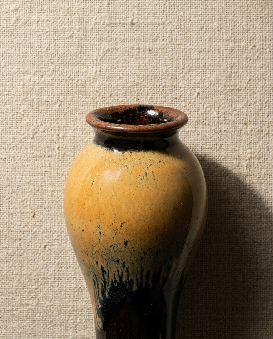 Takatori Ware Slender Vase by Hekizan Onimaru