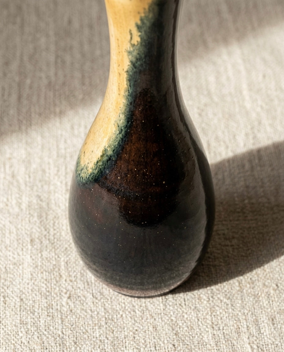 Takatori Ware Slender Vase by Hekizan Onimaru