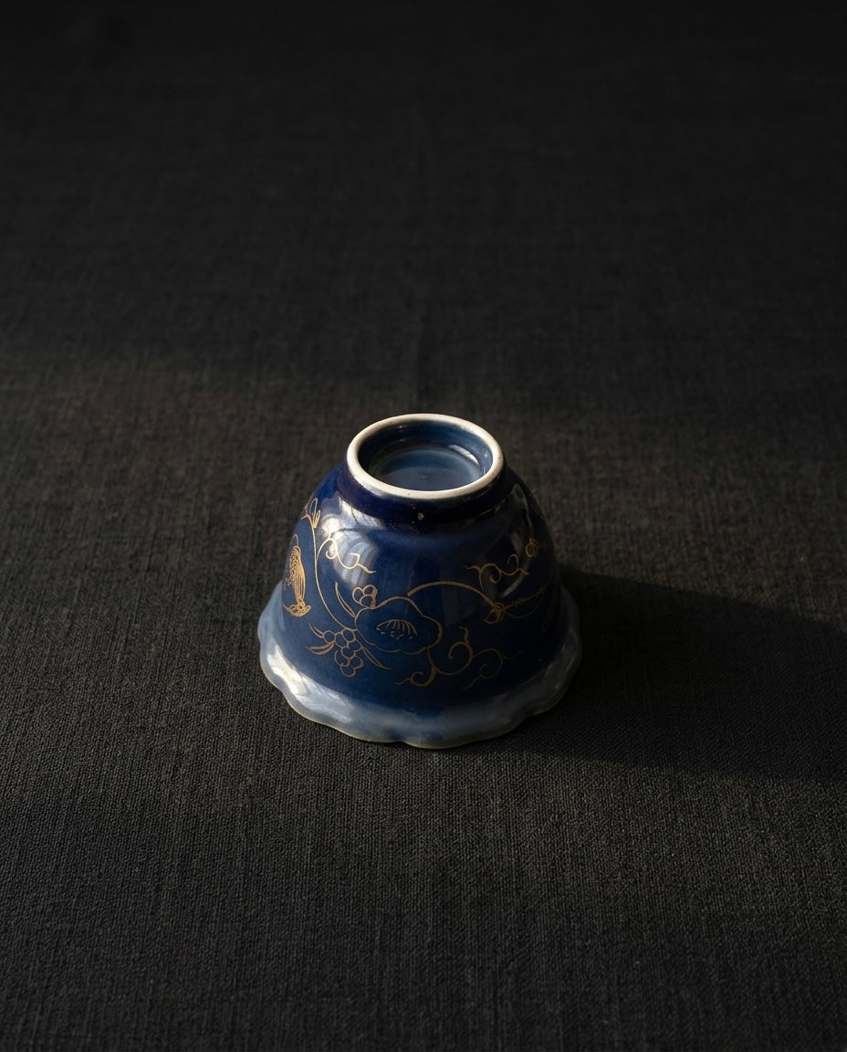 The Samurai's Lapis: 200-Year-Old Ko-Imari Bowl with Golden Peacock (Late Edo Period)