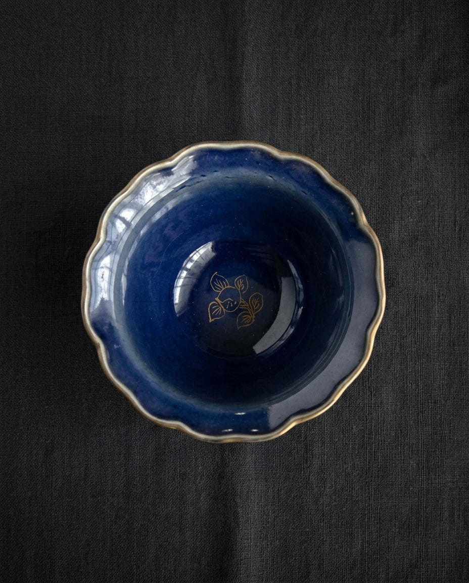 The Samurai's Lapis: 200-Year-Old Ko-Imari Bowl with Golden Peacock (Late Edo Period)