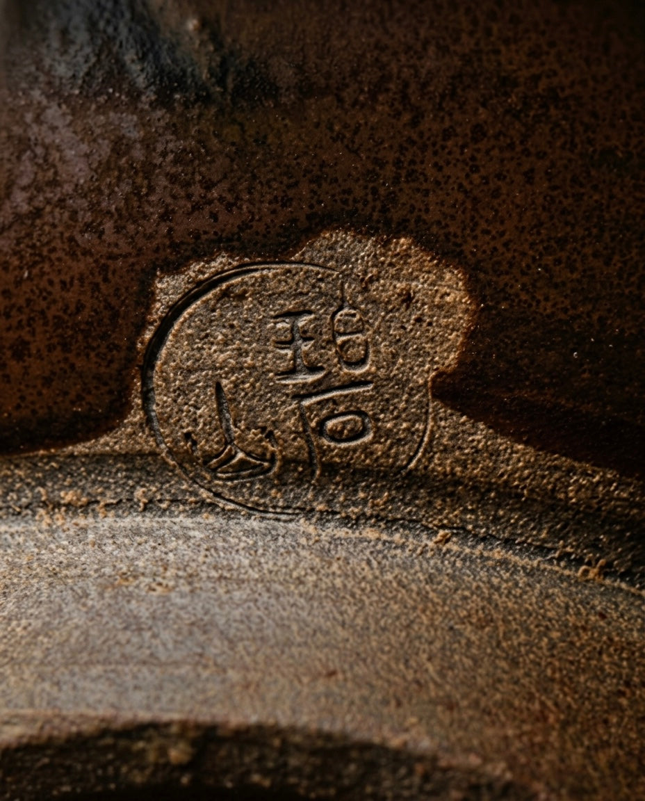 Takatori Ware Slender Vase by Hekizan Onimaru