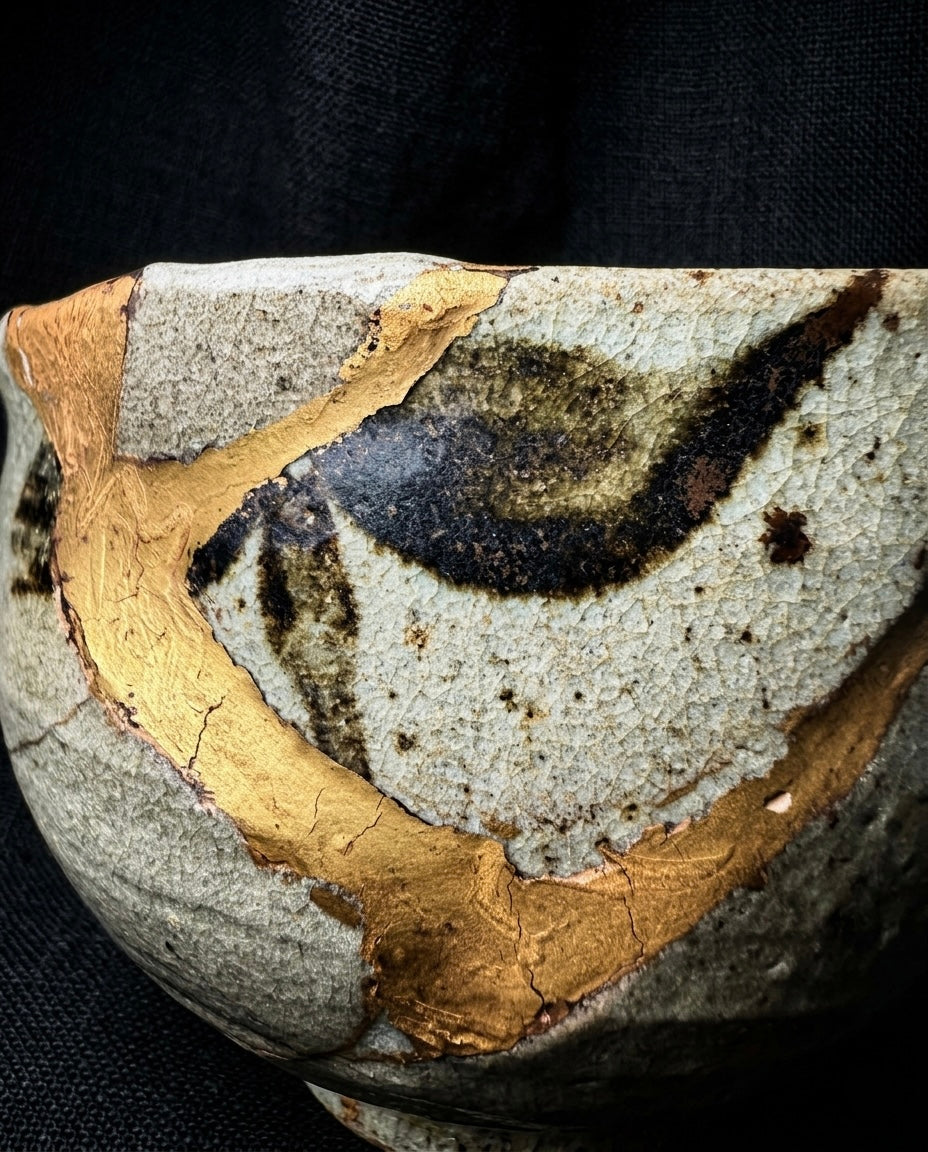 Momoyama to early Edo period - Kintsugi Karatsu tea bowl