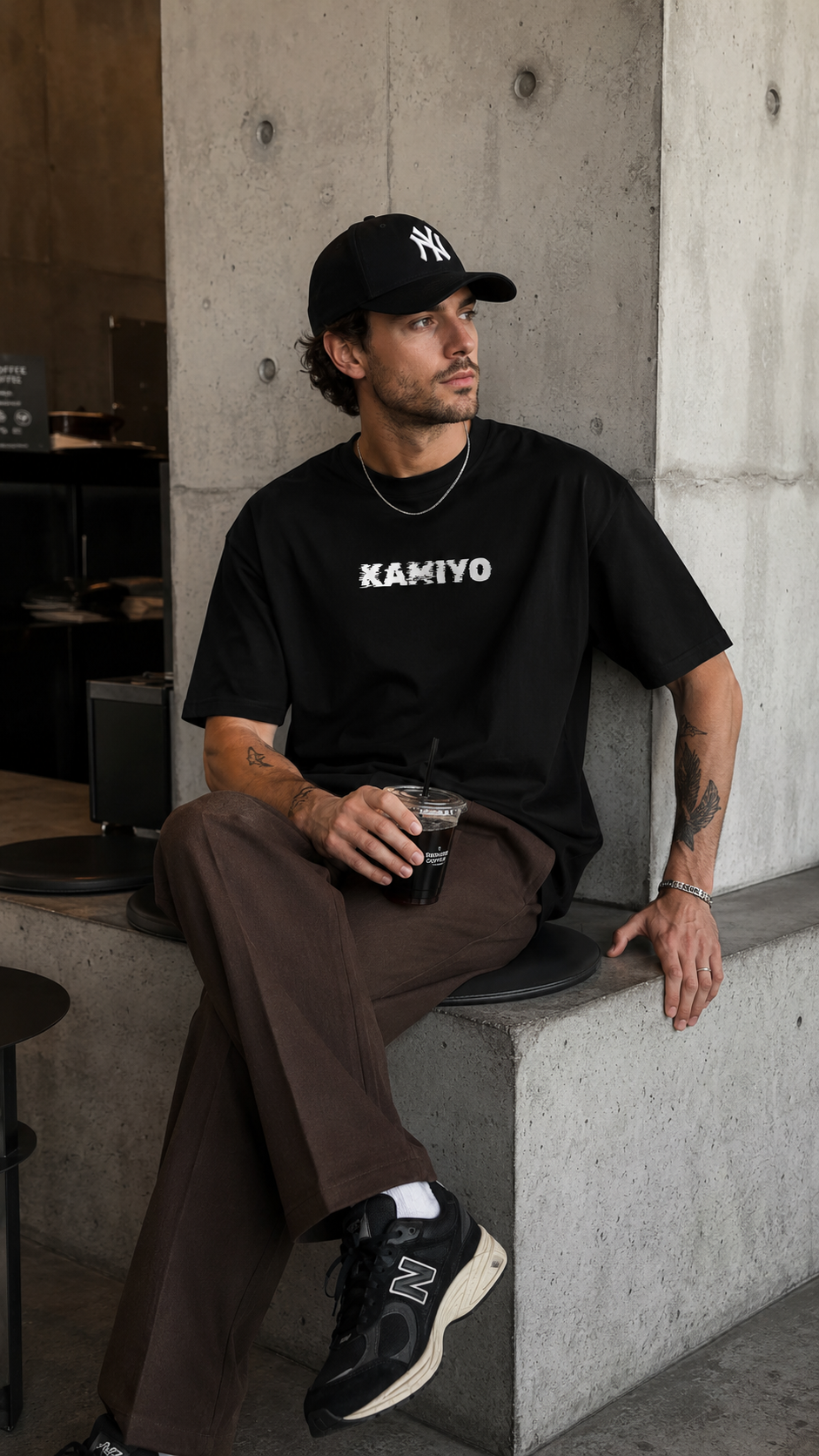 GLITCH KAMIYO LOGO Graphic T-shirt - Black